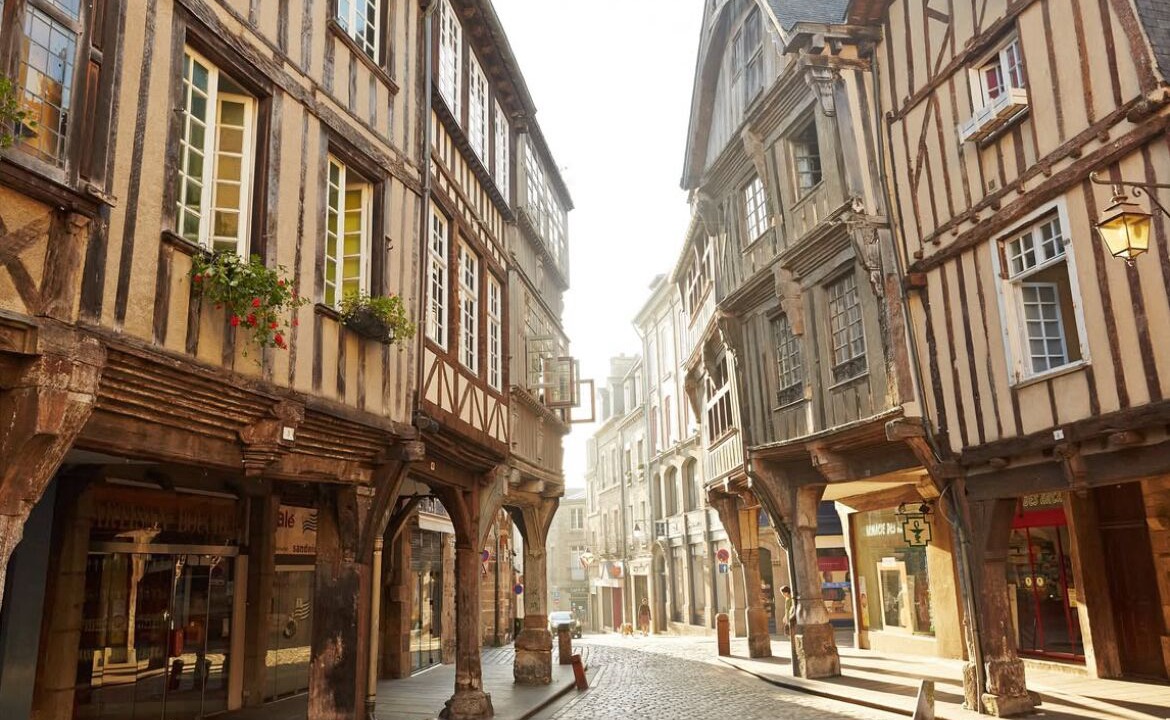 Photo of Others in Dinan