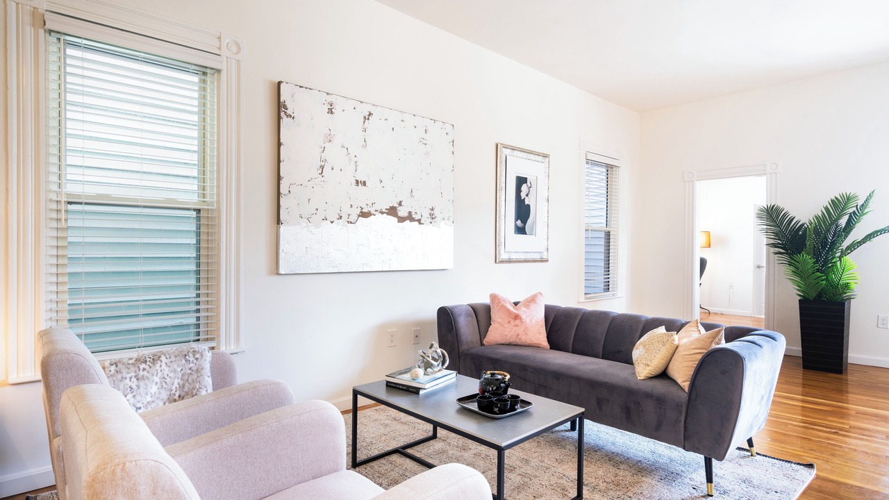 Photo of Livingroom in Jeffries Point