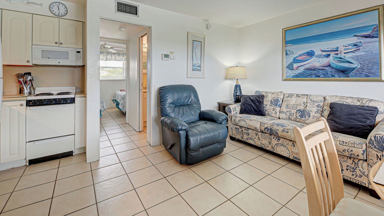 Photo of Bedroom in Golden Beach