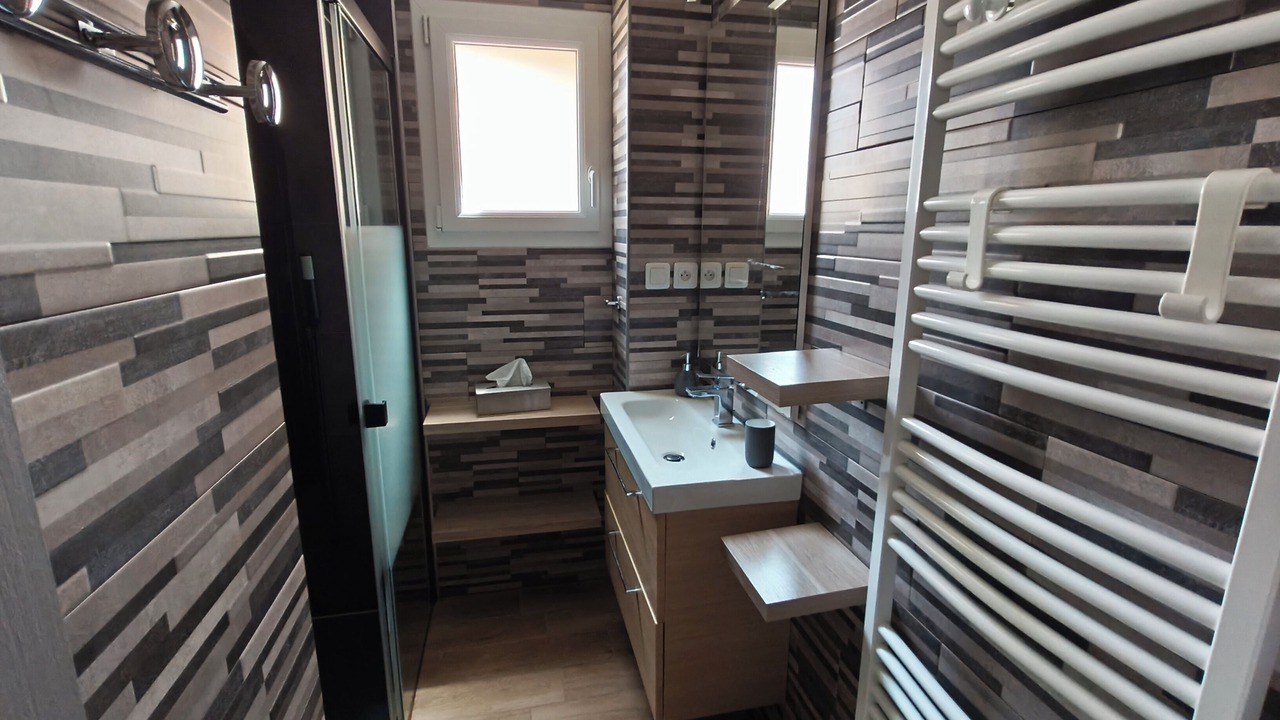Photo of Bathroom in Vue