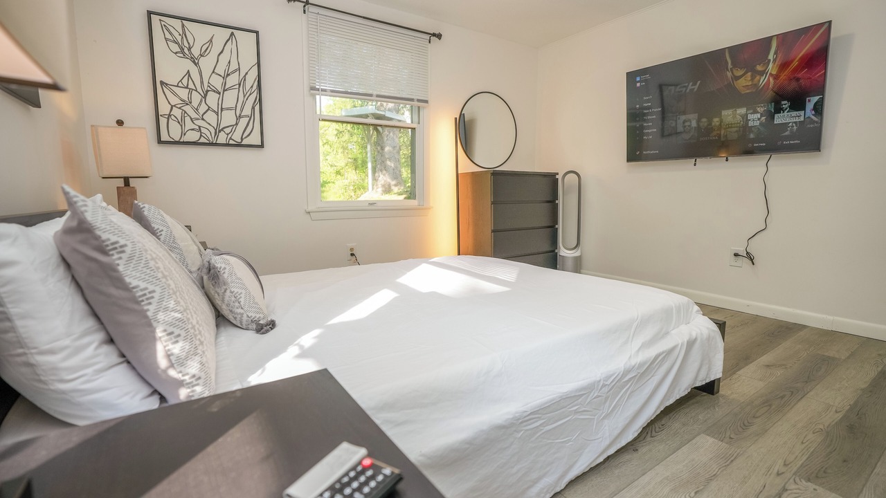 Photo of Bedroom in Amherst Center