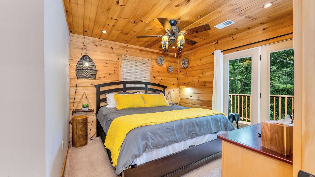 Photo of Bedroom in Grassy Creek