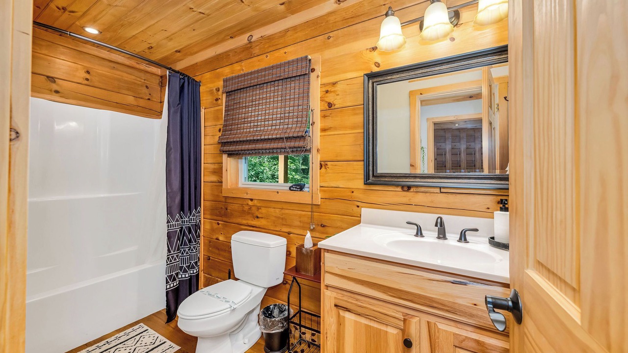 Photo of Bathroom in Grassy Creek