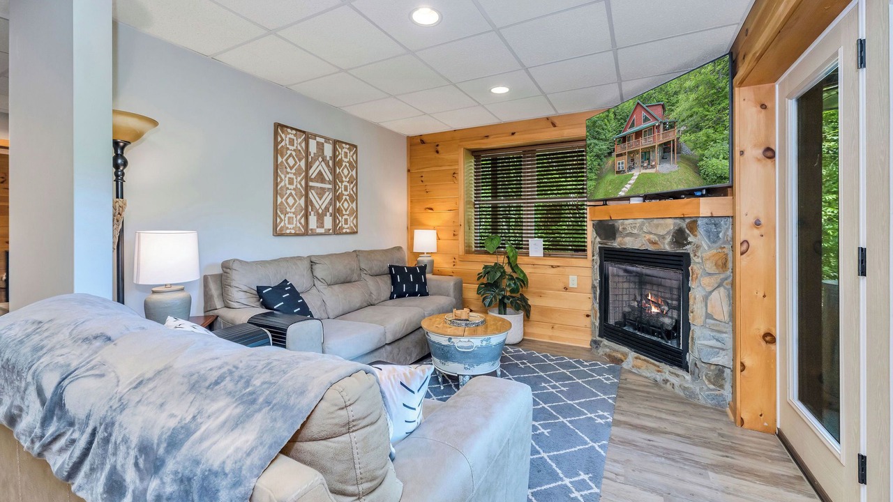 Photo of Livingroom in Grassy Creek