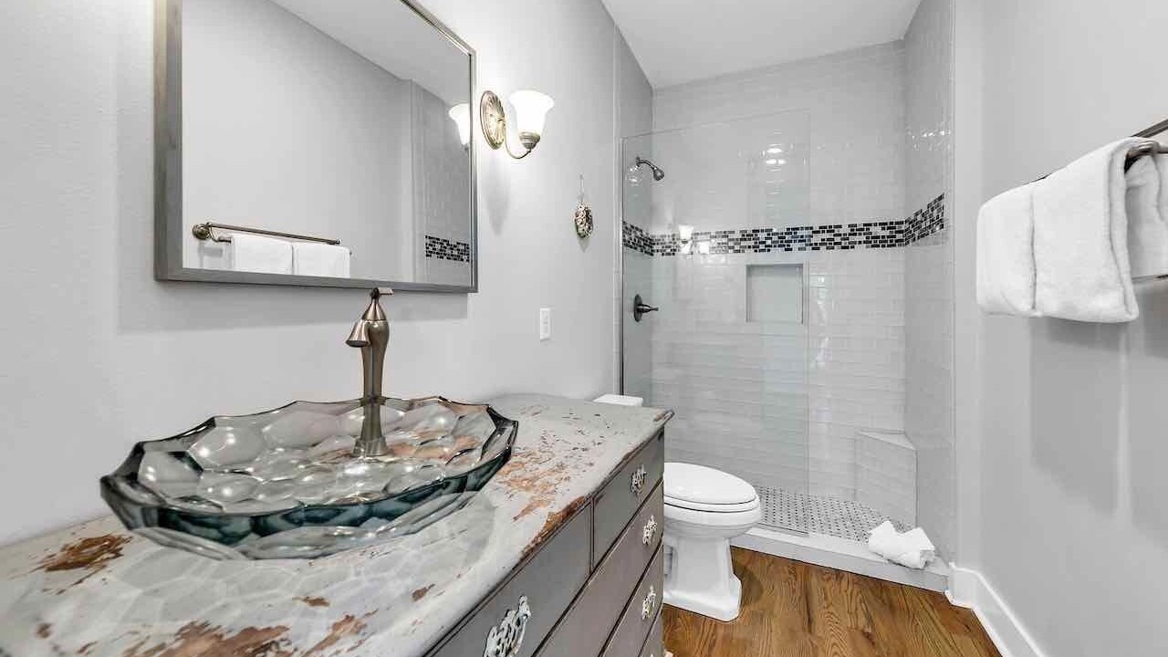 Photo of Bathroom in Greenway Park