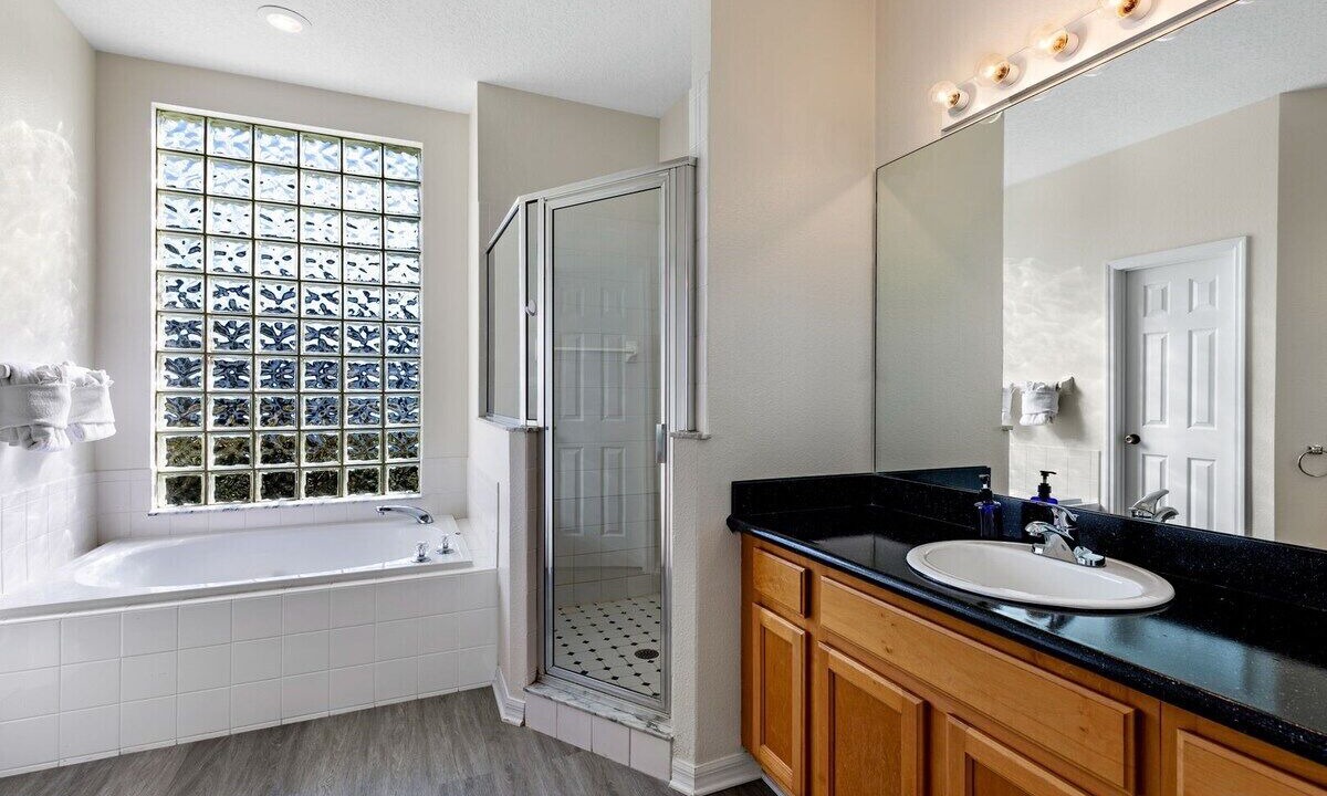 Photo of Bathroom in Bridgewater Crossing