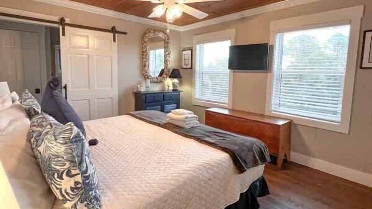 Photo of Bedroom in Indian Pass