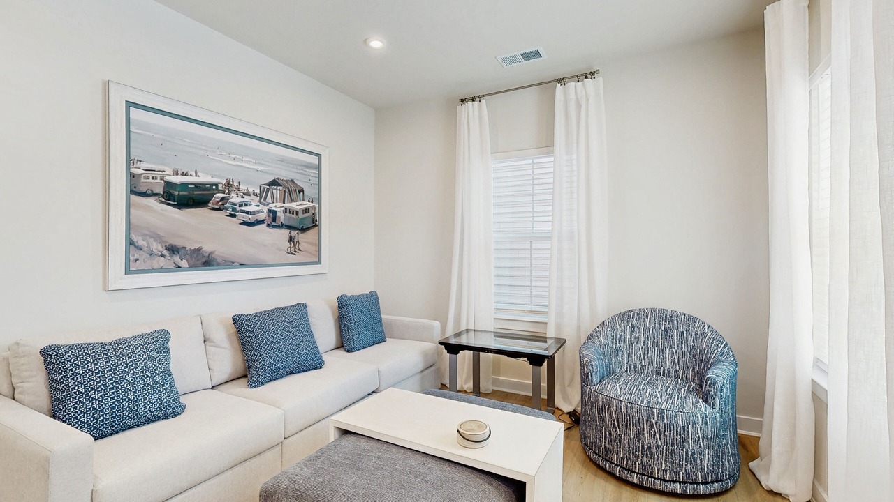Photo of Livingroom in Bayside