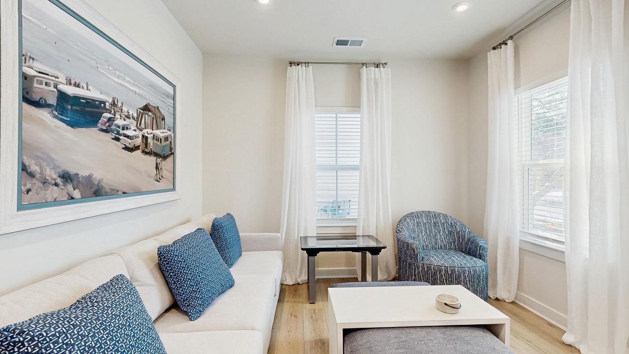 Photo of Livingroom in Bayside