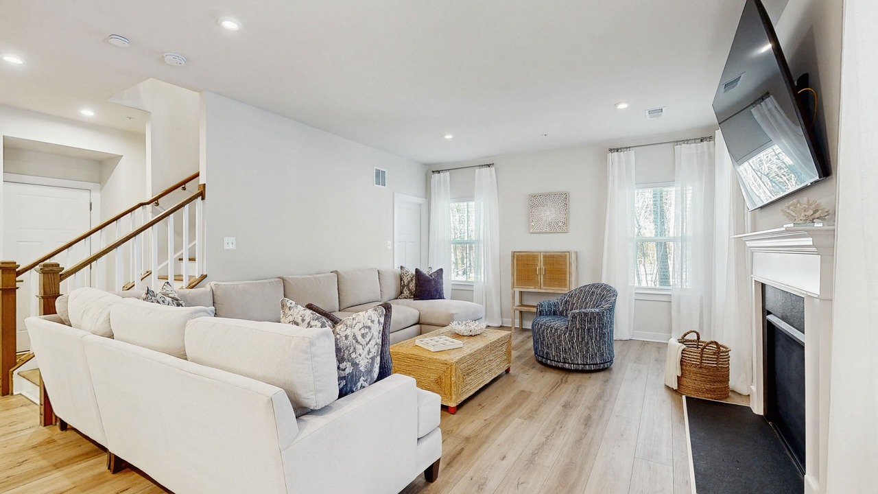 Photo of Livingroom in Bayside
