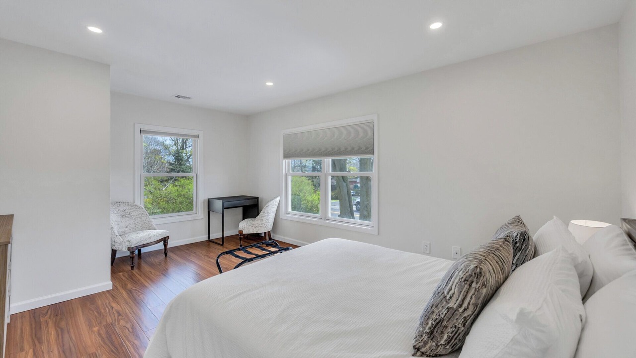 Photo of Bedroom in Aquebogue