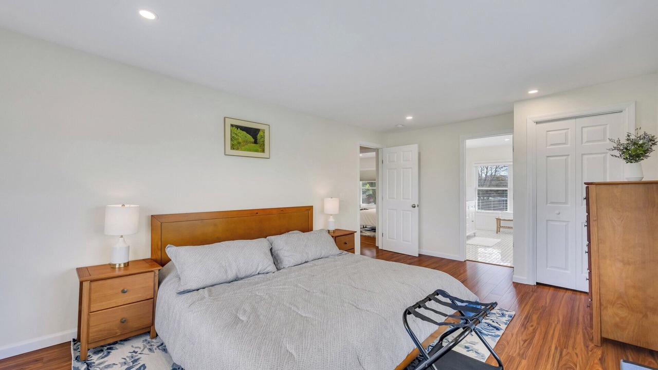 Photo of Bedroom in Aquebogue