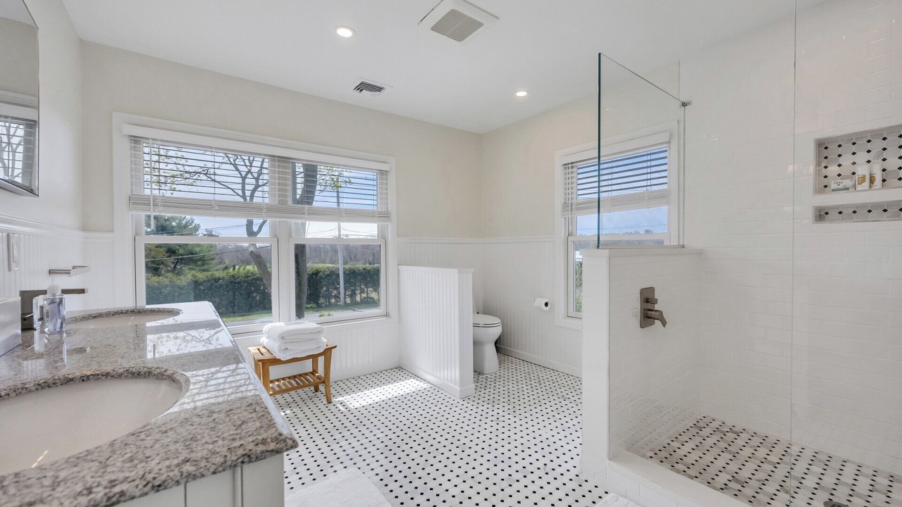 Photo of Bathroom in Aquebogue