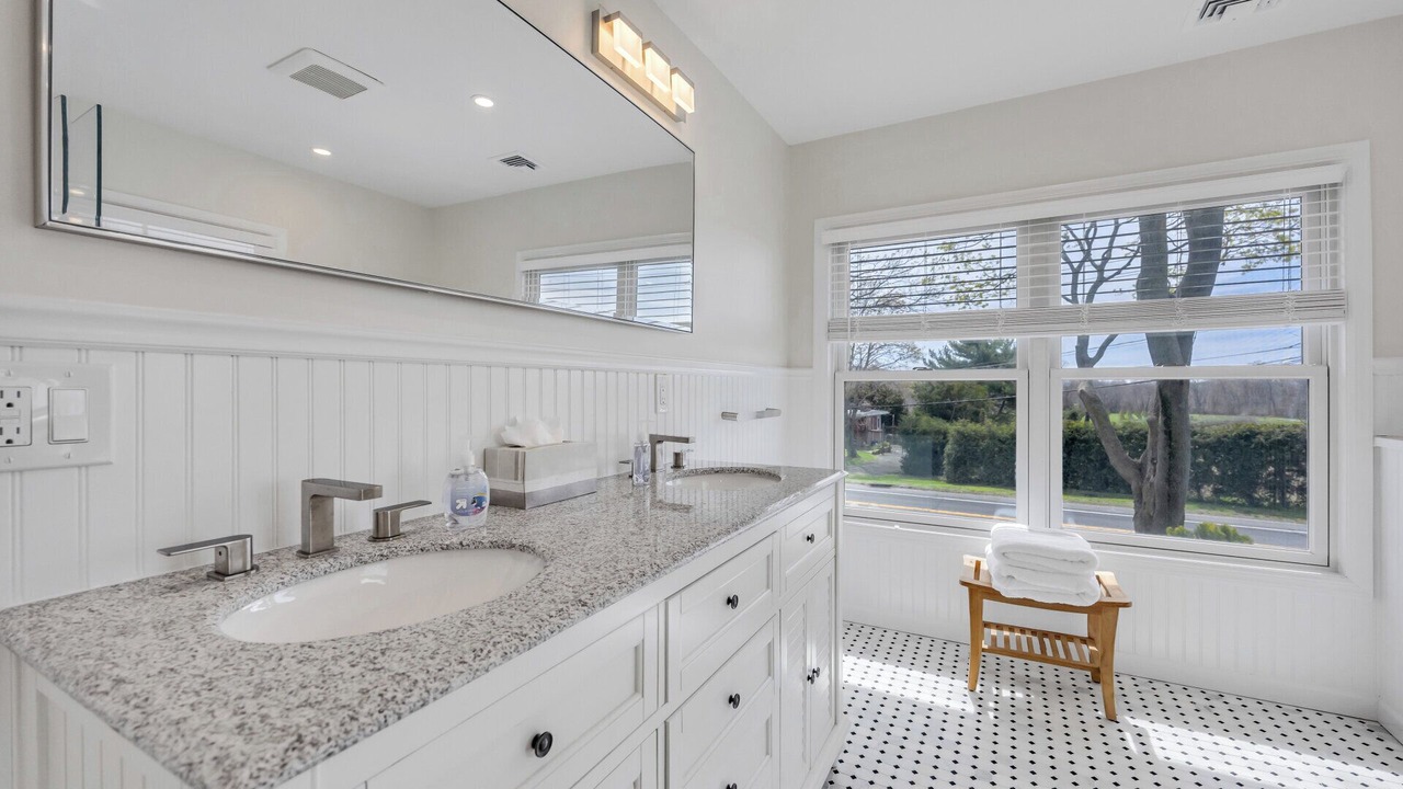 Photo of Bathroom in Aquebogue