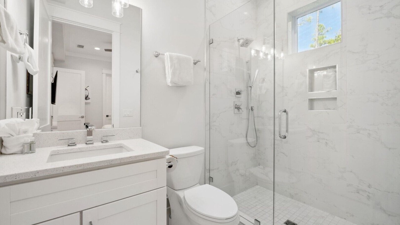 Photo of Bathroom in Treetop