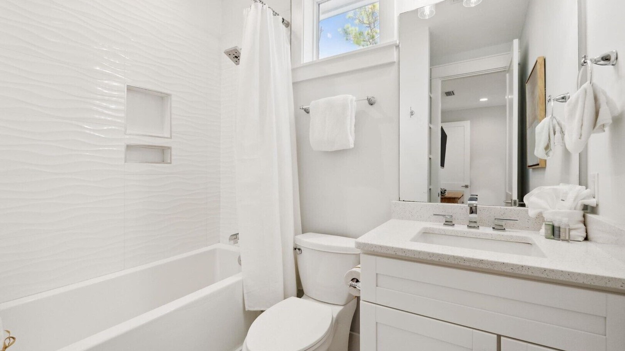Photo of Bathroom in Treetop