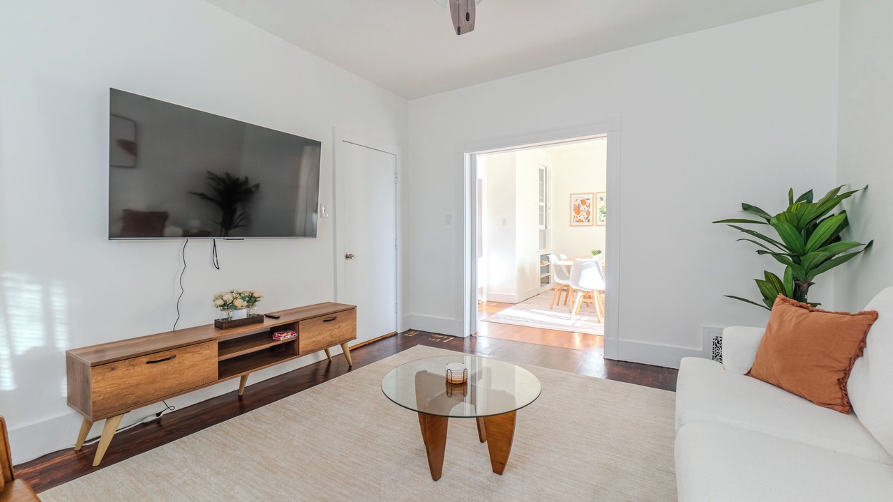 Photo of Livingroom in Somerville