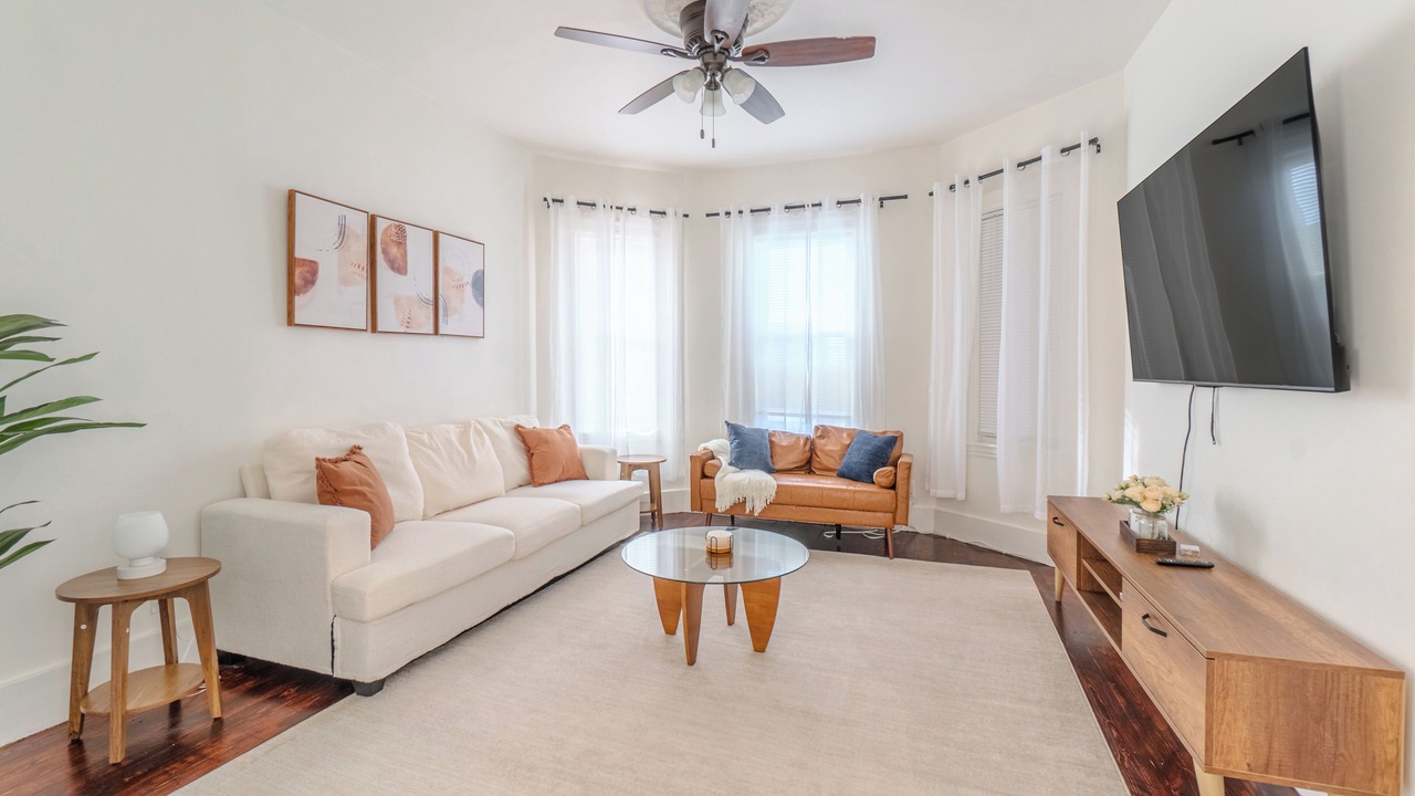 Photo of Livingroom in Somerville