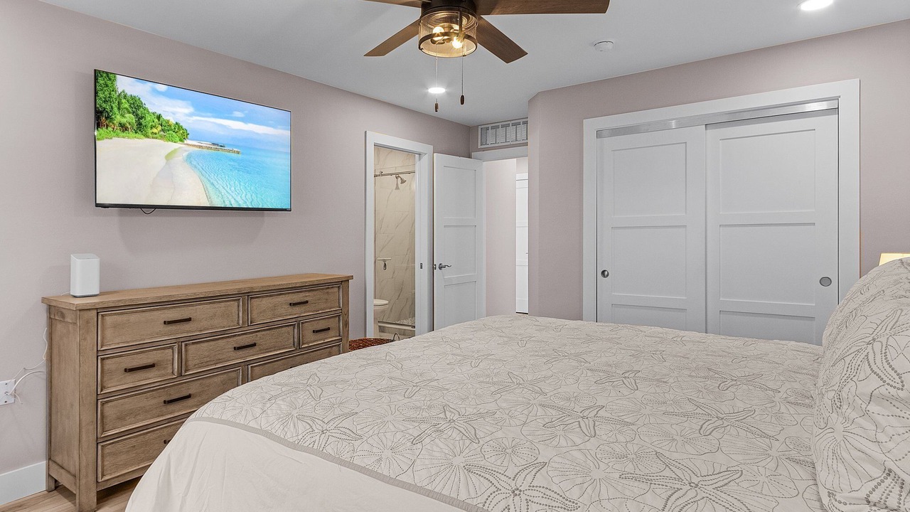 Photo of Bedroom in Bokeelia