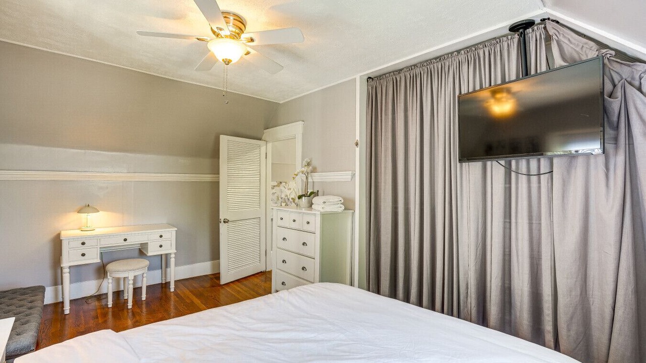 Photo of Bedroom in Lynn