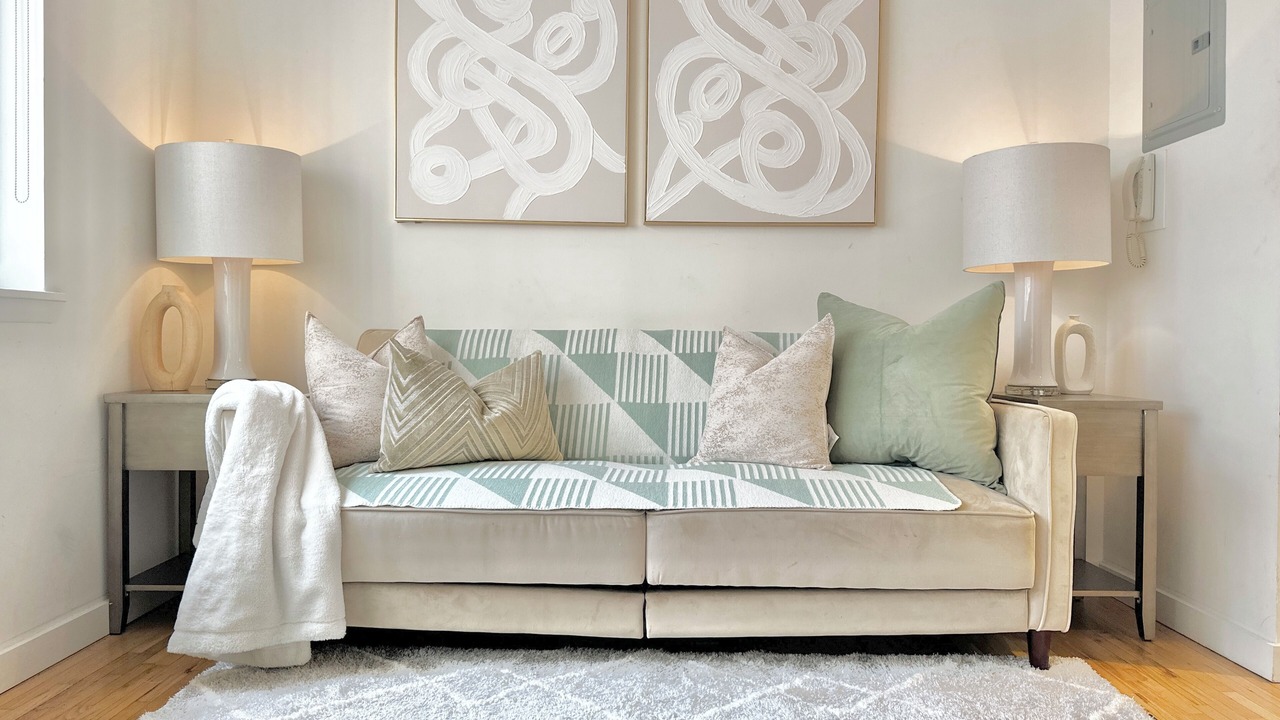 Photo of Livingroom in Midtown