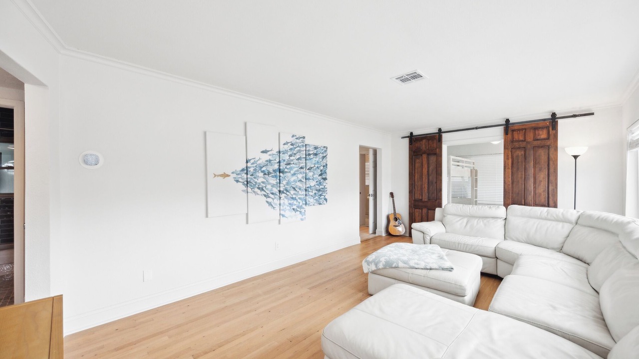 Photo of Livingroom in Bay Esplanade