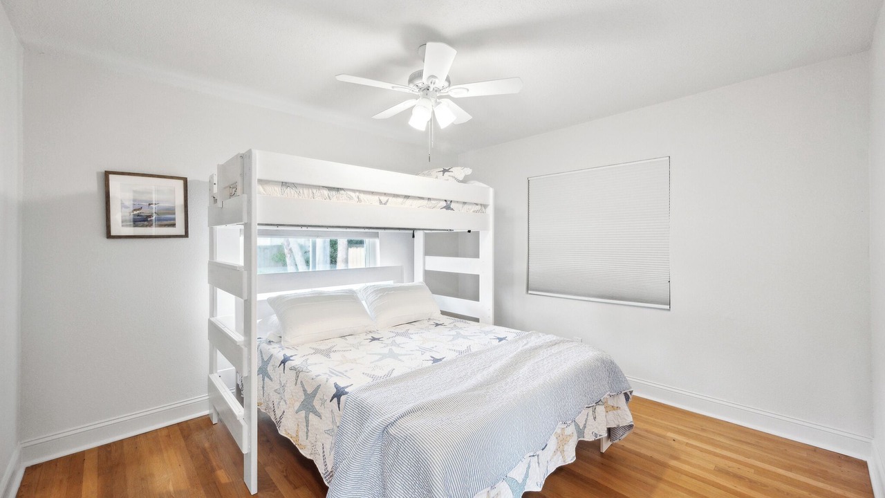Photo of Bedroom in Bay Esplanade