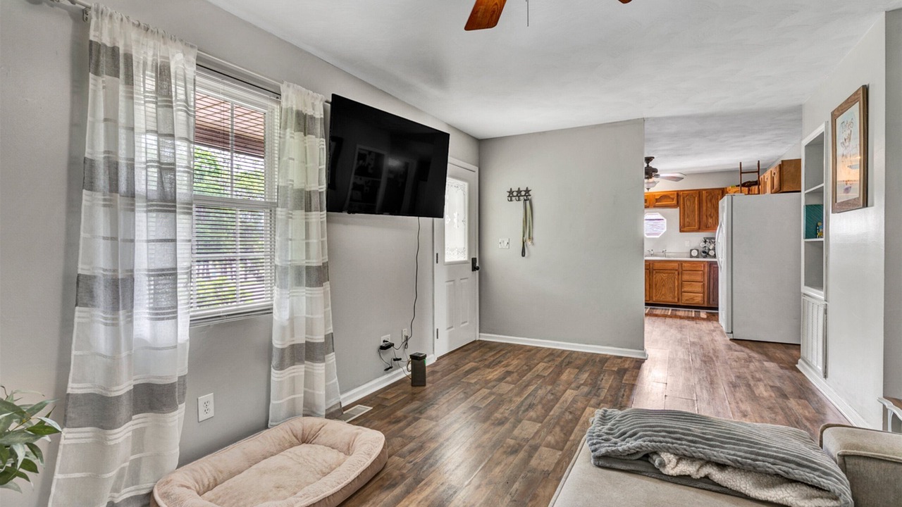 Photo of Livingroom in Troutville