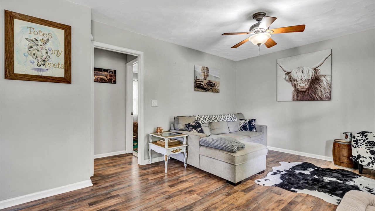Photo of Livingroom in Troutville
