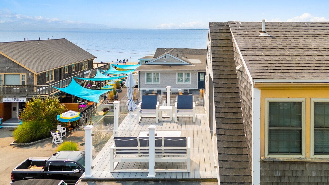 Photo of Patio Balcony in Silver Beach