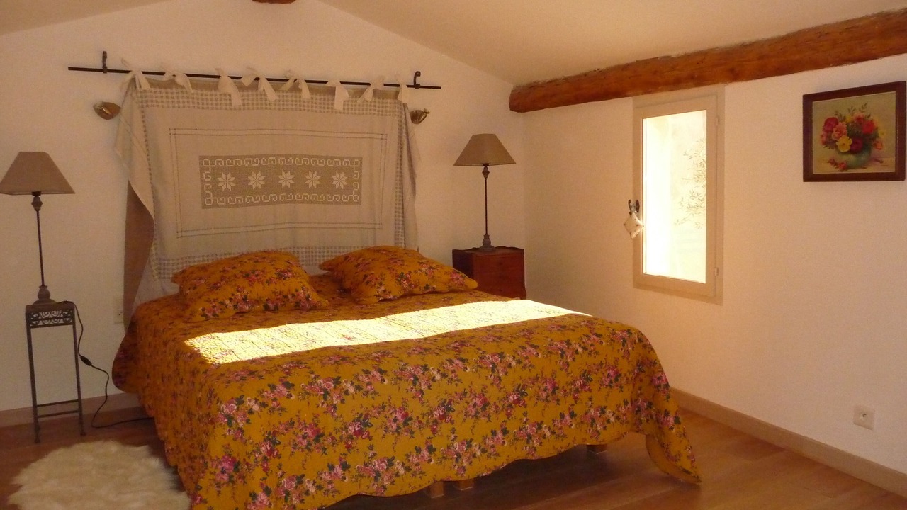 Photo of Bedroom in L'Isle-sur-la-Sorgue