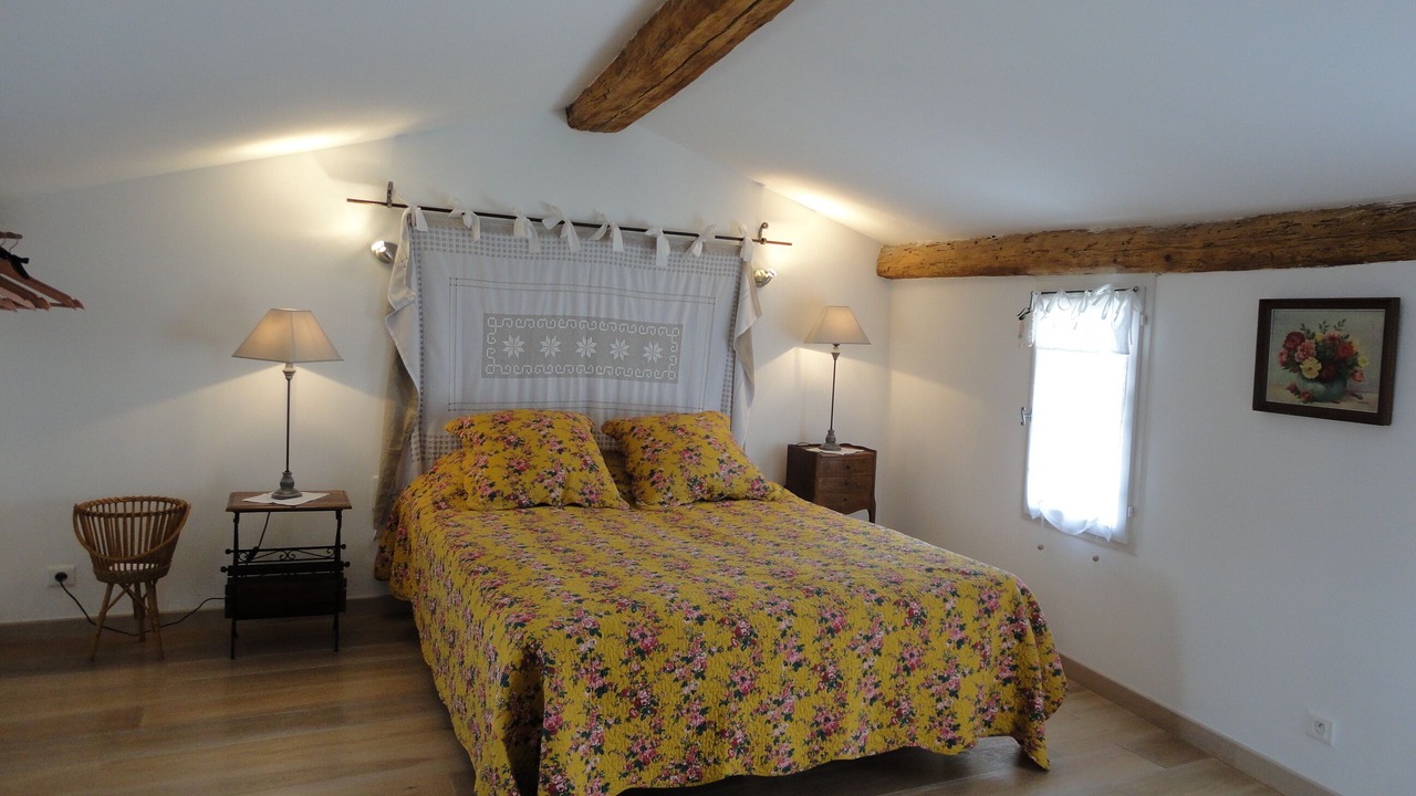 Photo of Bedroom in L'Isle-sur-la-Sorgue