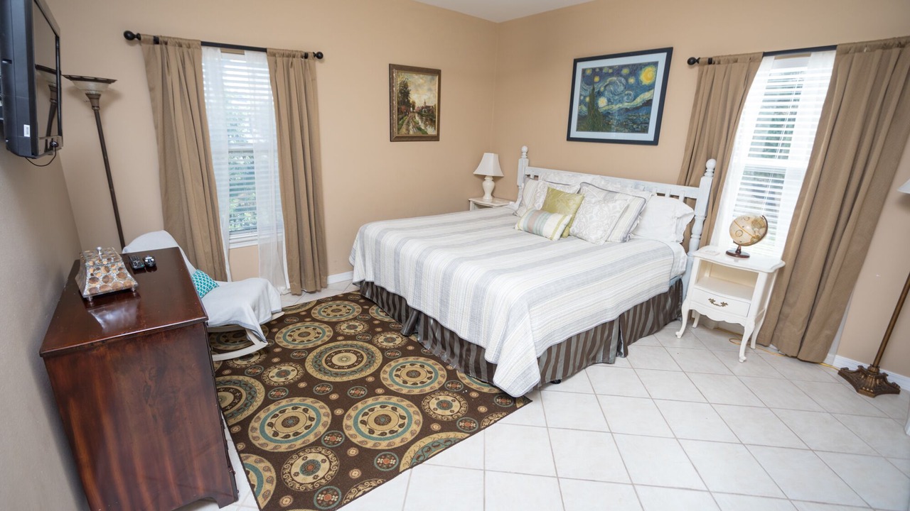 Photo of Bedroom in Crystal Shores