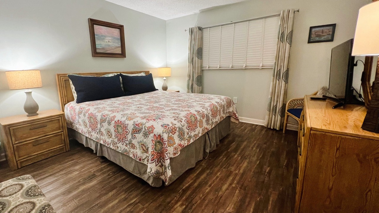 Photo of Bedroom in Biltmore Beach