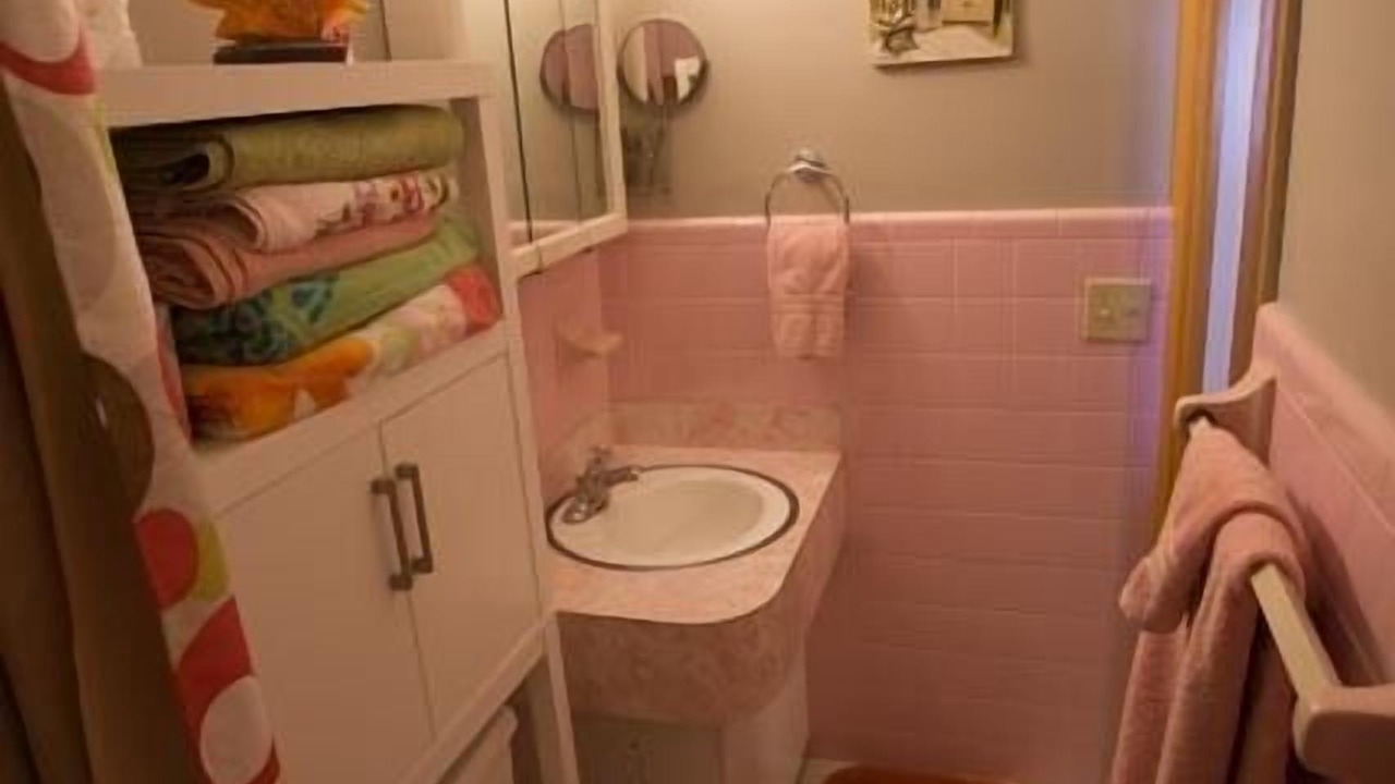 Photo of Bathroom in Golden Beach