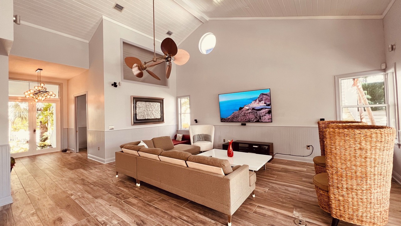 Photo of Livingroom in Northeast Miami