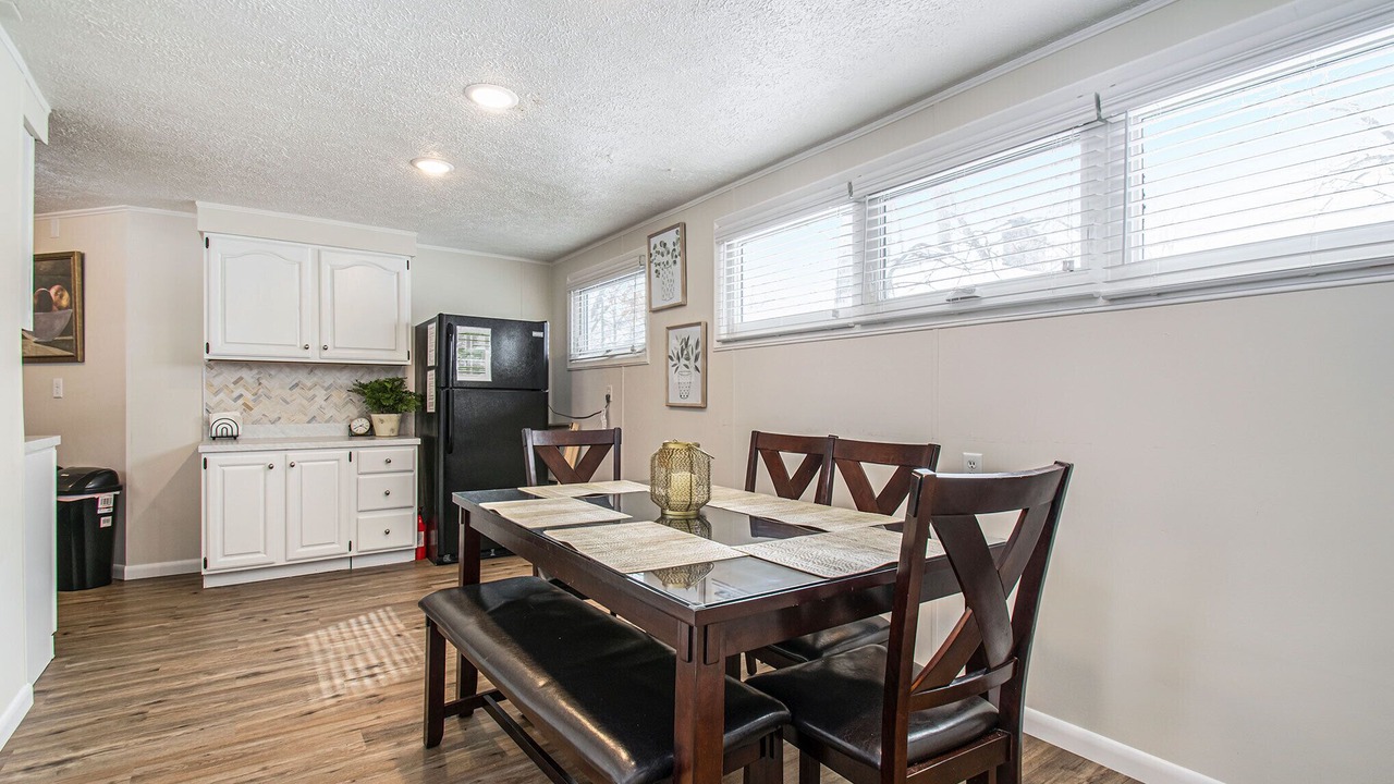 Photo of Livingroom in Wooded Estates