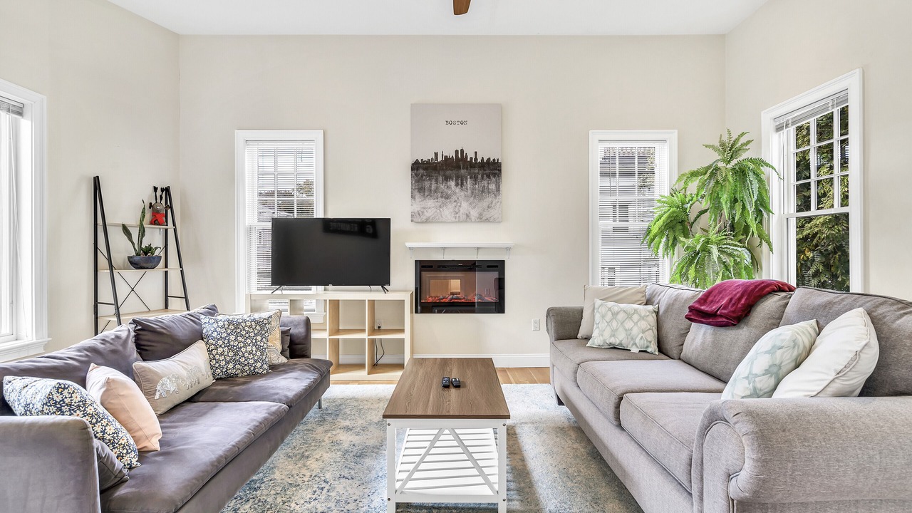 Photo of Livingroom in Allston