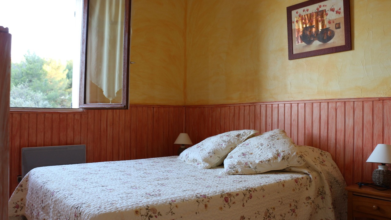 Photo of Bedroom in L'Isle-sur-la-Sorgue