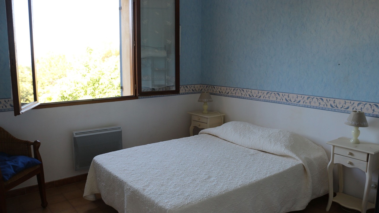 Photo of Bedroom in L'Isle-sur-la-Sorgue