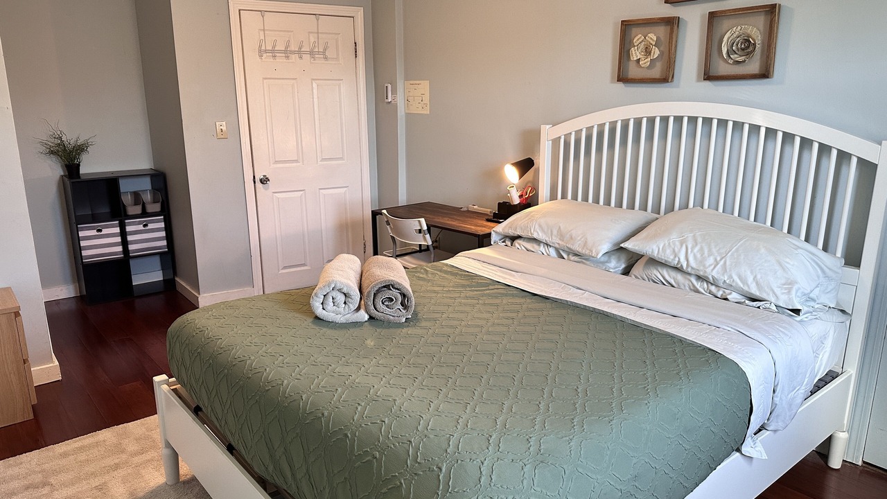 Photo of Bedroom in East Somerville