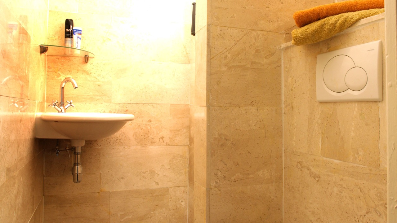 Photo of Bathroom in Rijnbuurt
