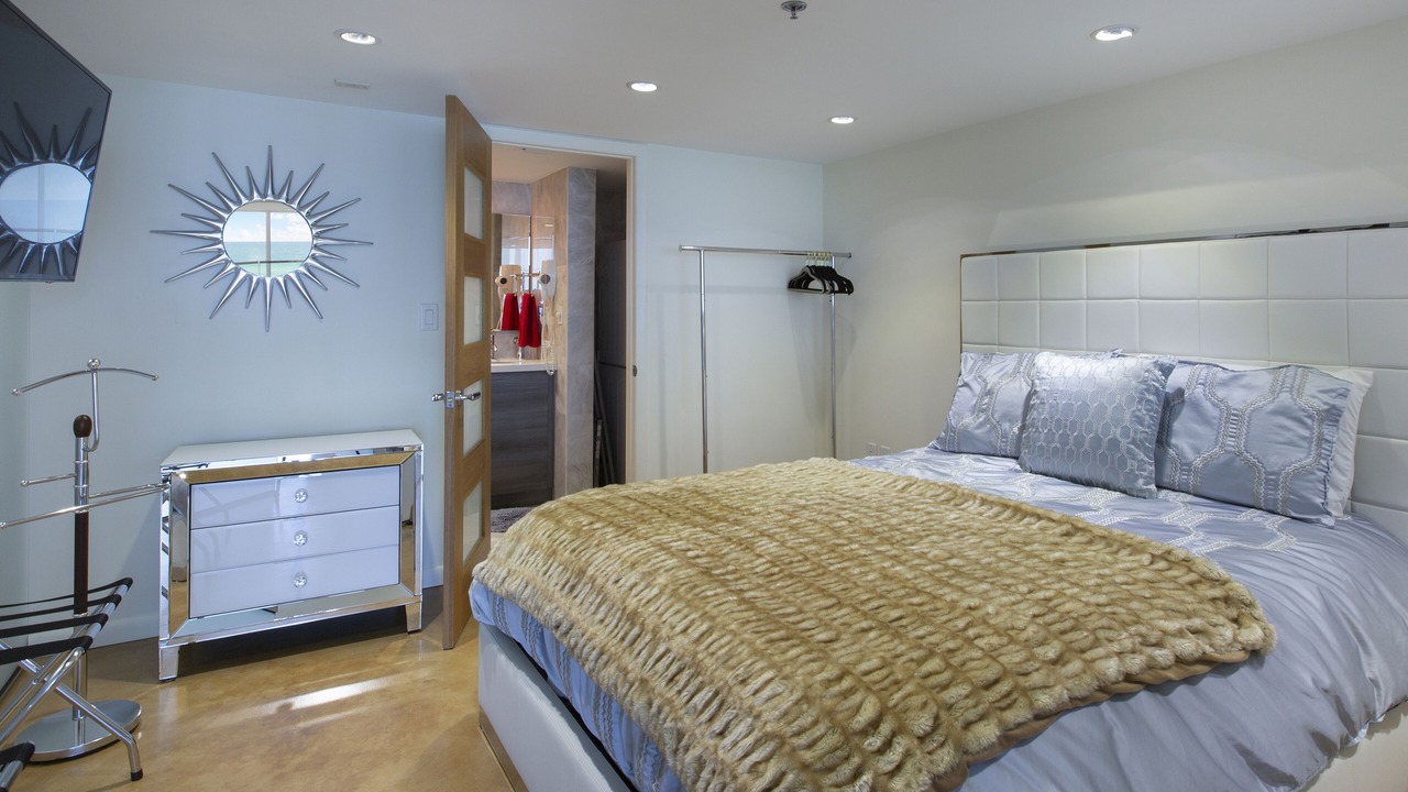 Photo of Bedroom in Mid Beach