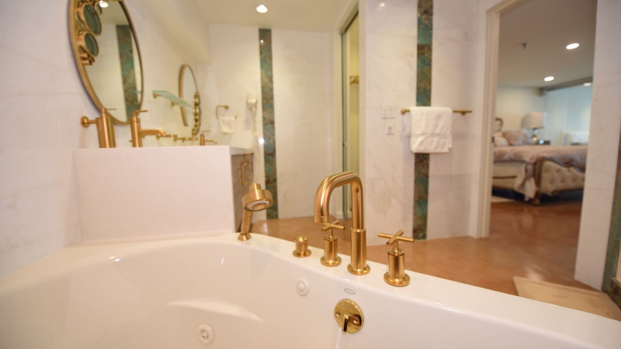 Photo of Bathroom in Mid Beach