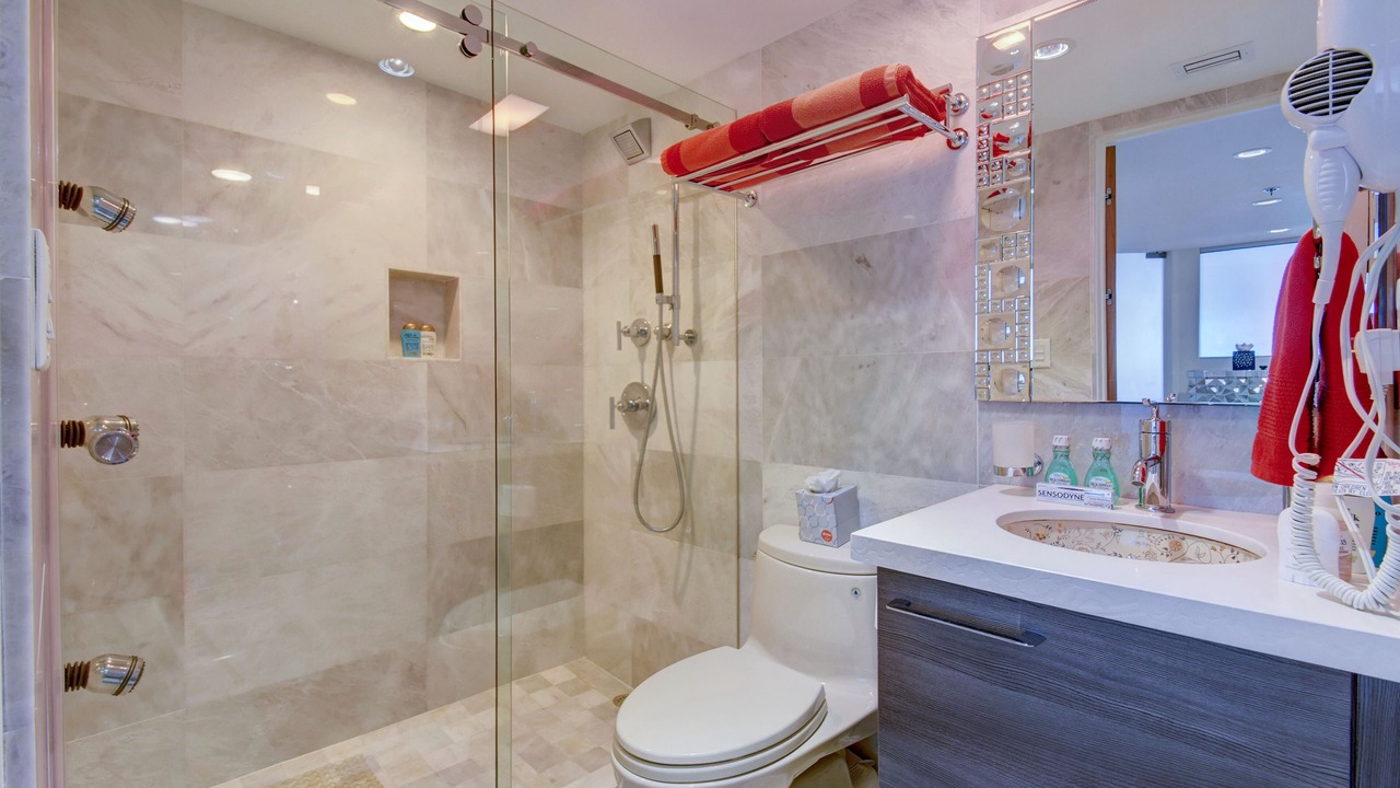 Photo of Bathroom in Mid Beach