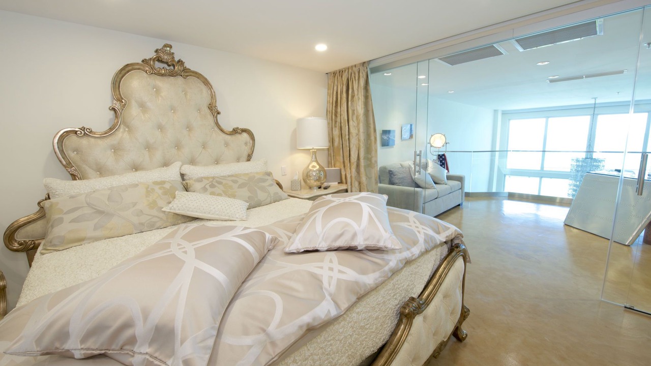 Photo of Bedroom in Mid Beach