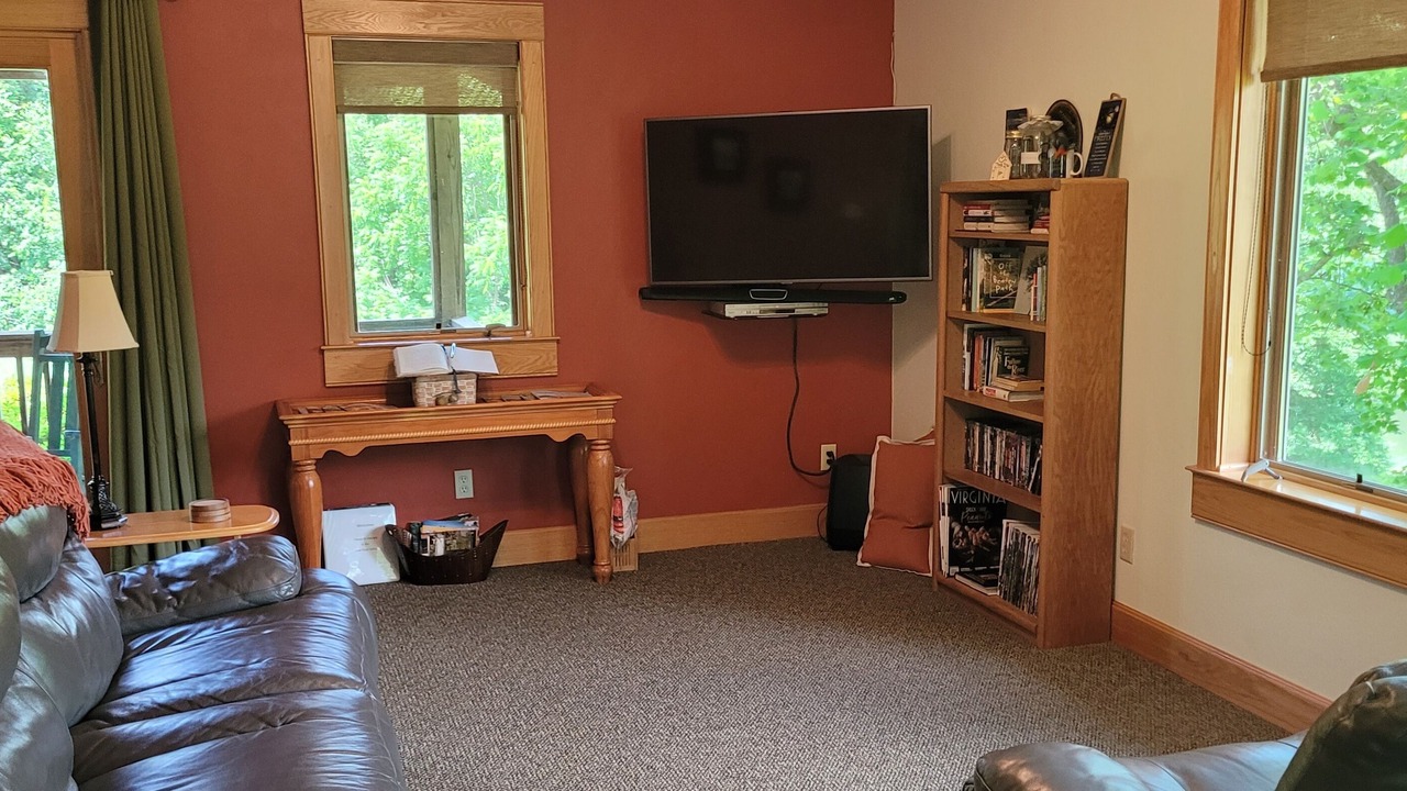 Photo of Livingroom in Draper