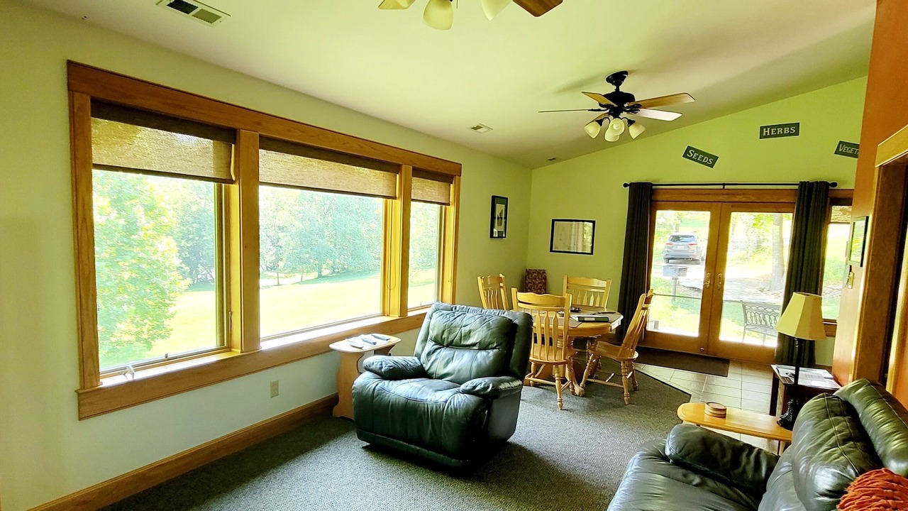 Photo of Livingroom in Draper
