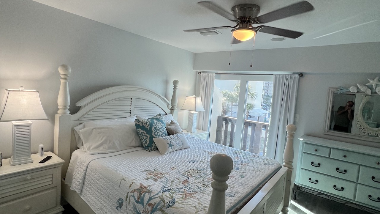 Photo of Patio Balcony in Biltmore Beach
