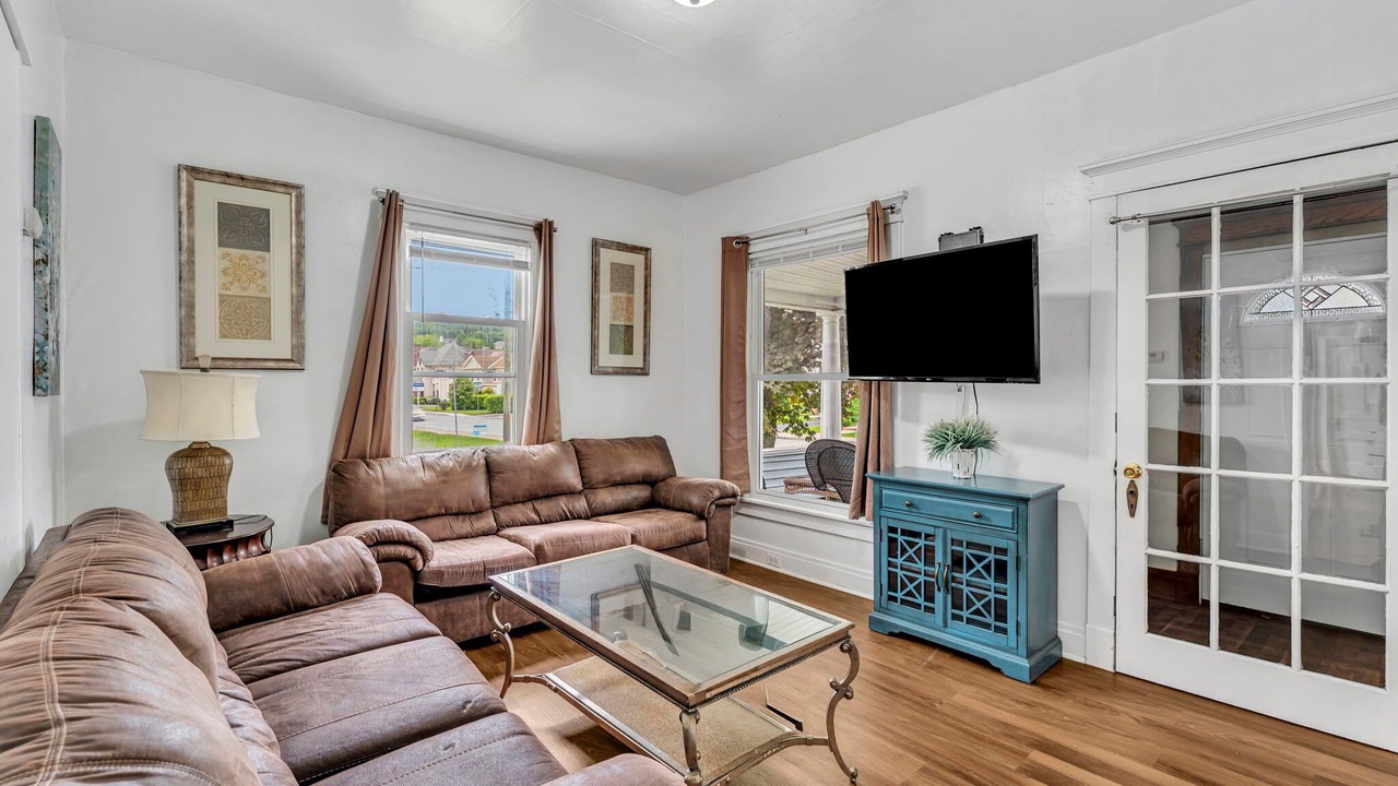 Photo of Livingroom in Oneonta